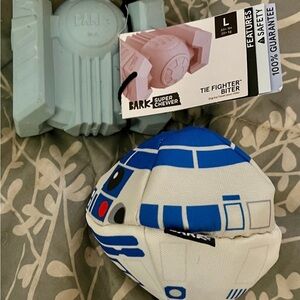 Large dog chew/play toys Star Wars themed, new unused, great to gift